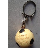 Ancien porte clef ballon Mobil coupe du monde 1966