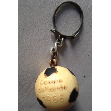 Ancien porte clef ballon Mobil coupe du monde 1966 - ARGUS FOOT & SPORTS