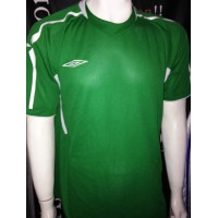 Maillot Football UMBRO taille XL OCCASION vert et blanc